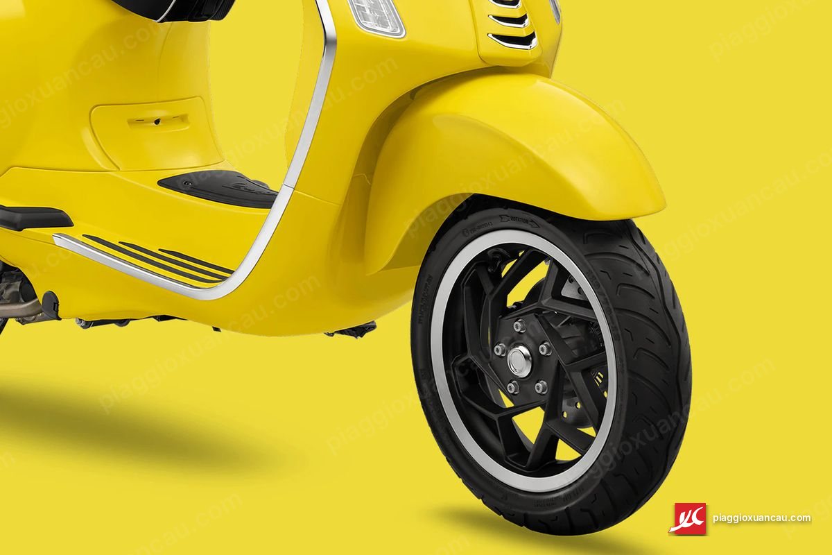 Bánh trước Vespa Sprint 125 với đĩa phanh và mâm thiết kế mới