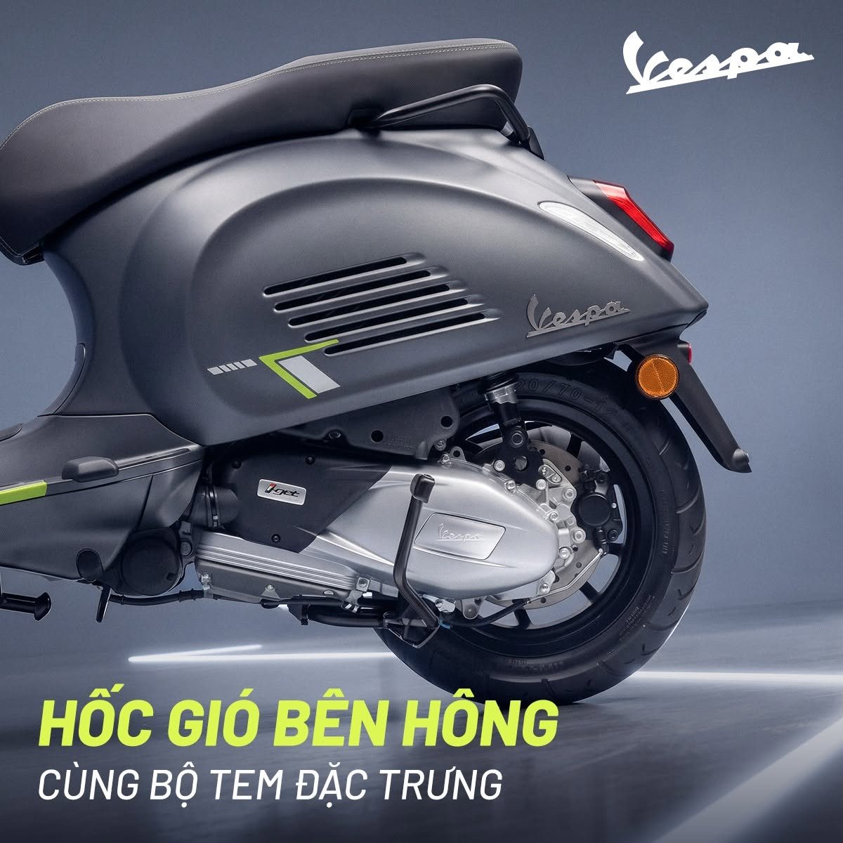 Hốc gió bên hông cùng bộ tem đặc trưng