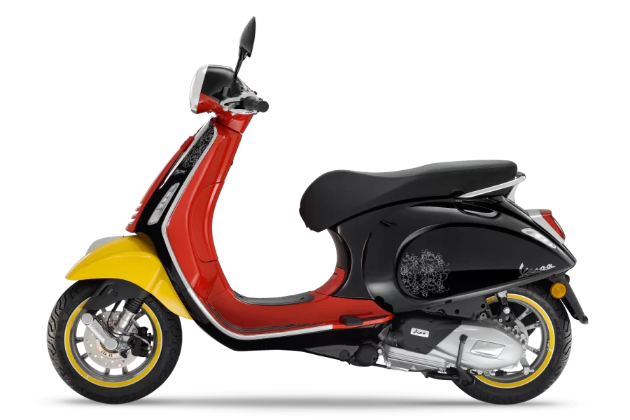 Primavera Disney Mickey Mouse Edition by Vespa 125 piaggio xuan cau 5