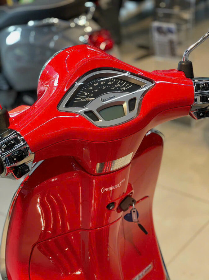 vespa primavera 125 red xuan cau 2