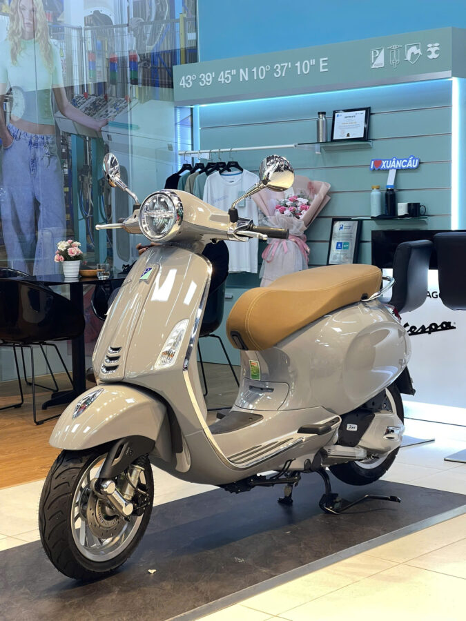 vespa primavera 125 xam bong xuan cau 3