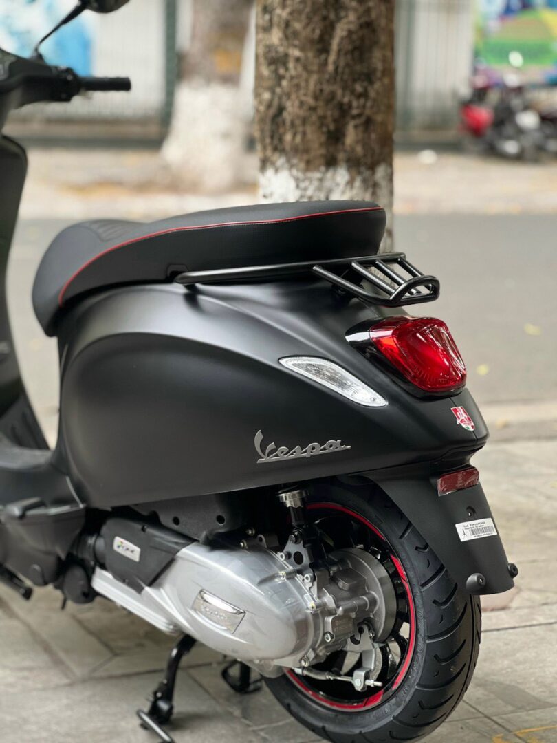 vespa sprint carbon 2024 piaggio xuan cau 10