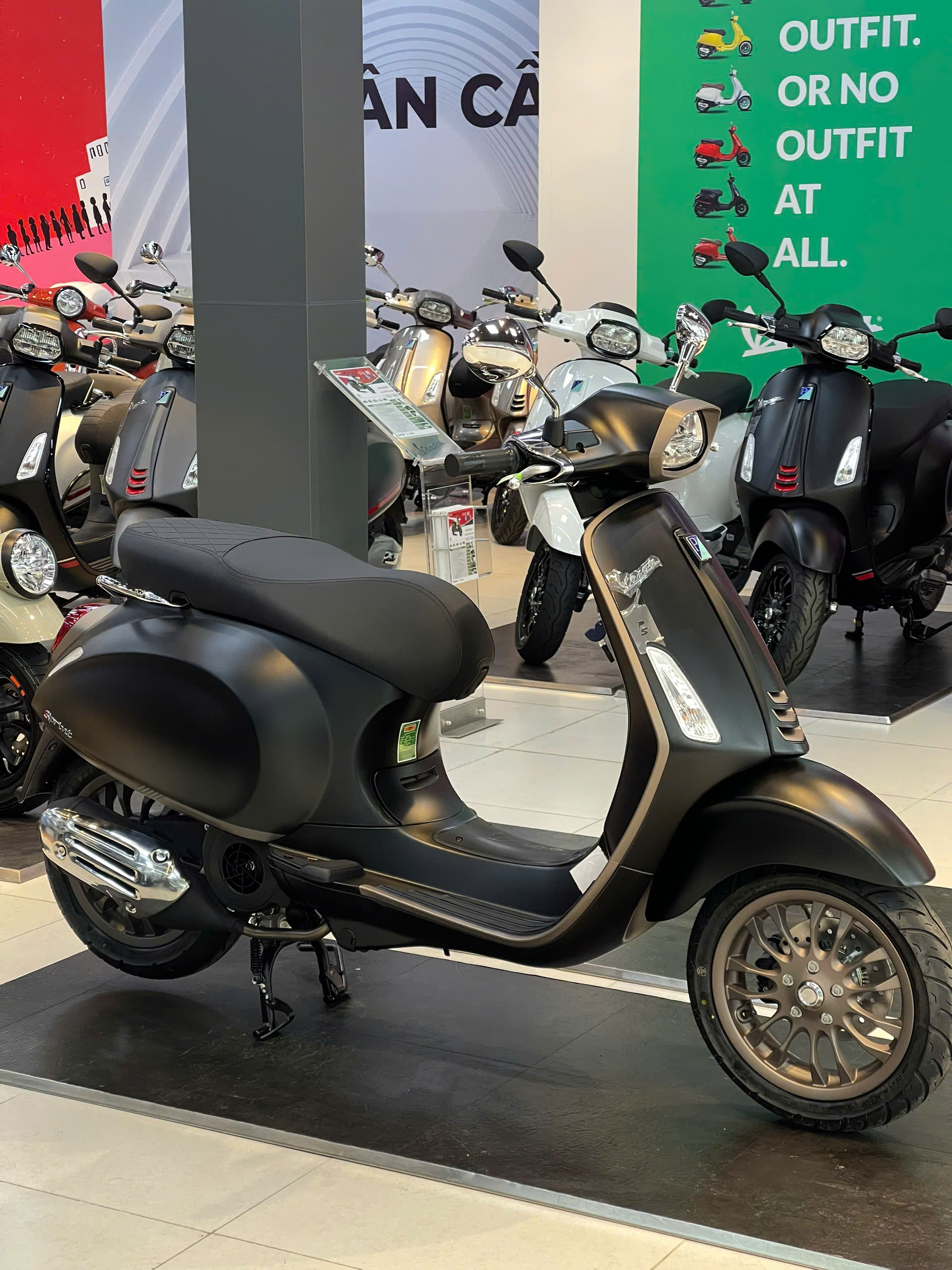 vespa sprint s 125 150 den san xuan cau 5