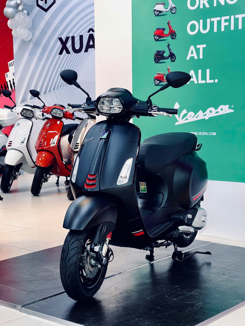 Vespa Sprint S Đen Sần, Đen Nhám, Đen Lì