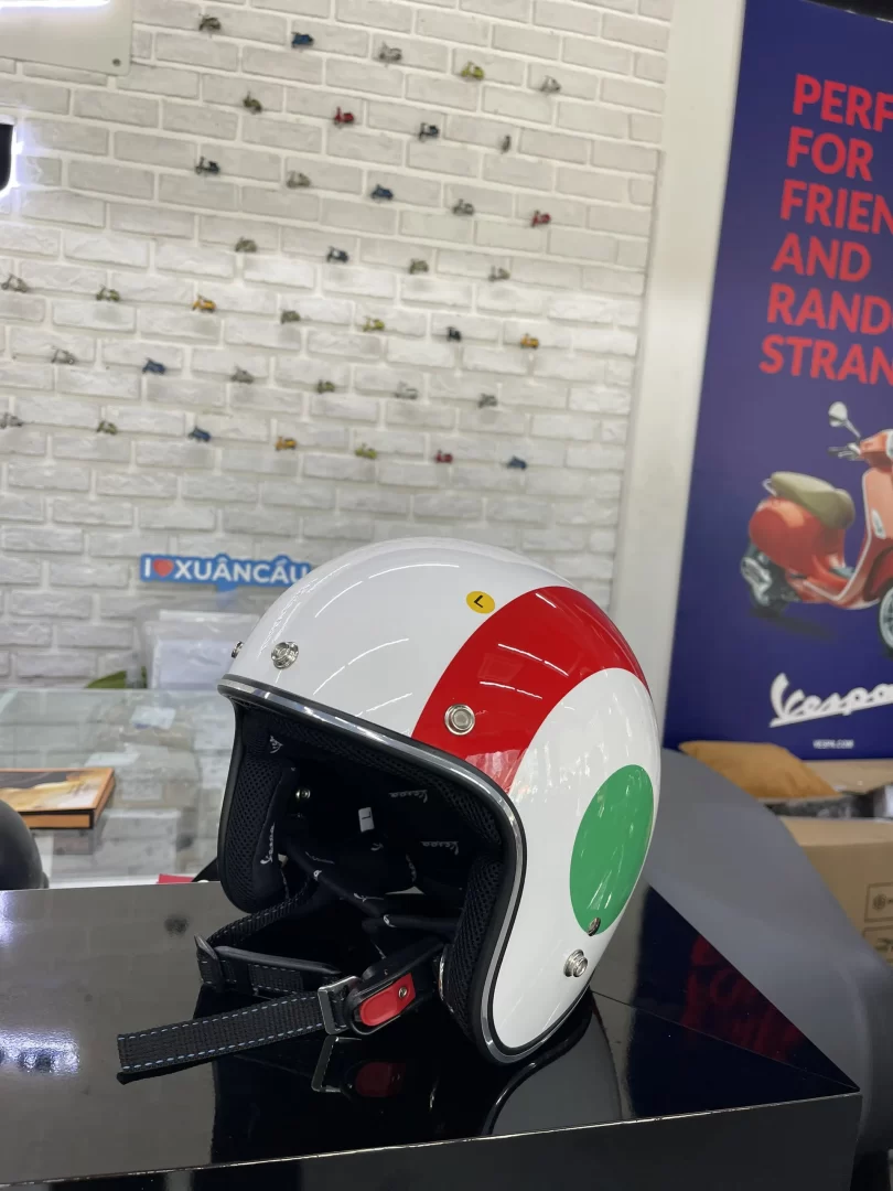 Chương Trình Ưu Đãi "XE Ý KHAI XUÂN, MỞ LỘC MUÔN LỐI" 5 mu bao hiem vespa co y 12