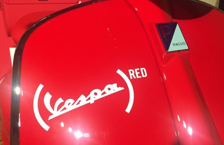 Vespa 946 Red piaggio xuan cau 4