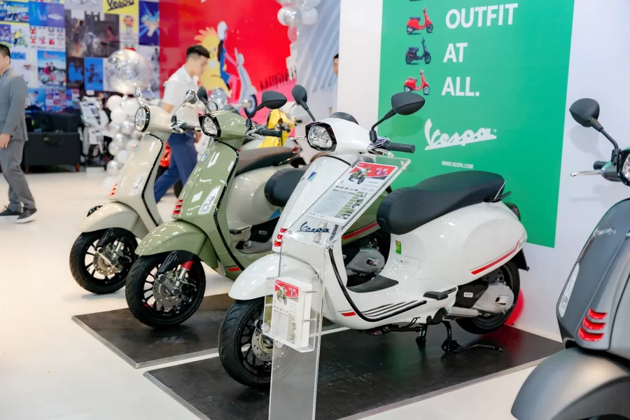 khai truong showroom piaggio xuan cau 14 hoang quoc viet 12