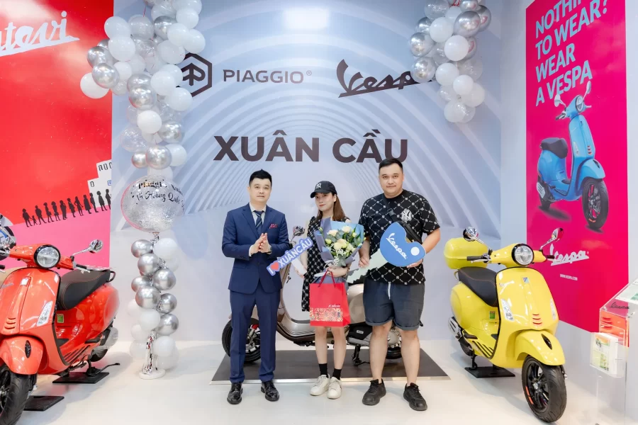 khai truong showroom piaggio xuan cau 14 hoang quoc viet 5