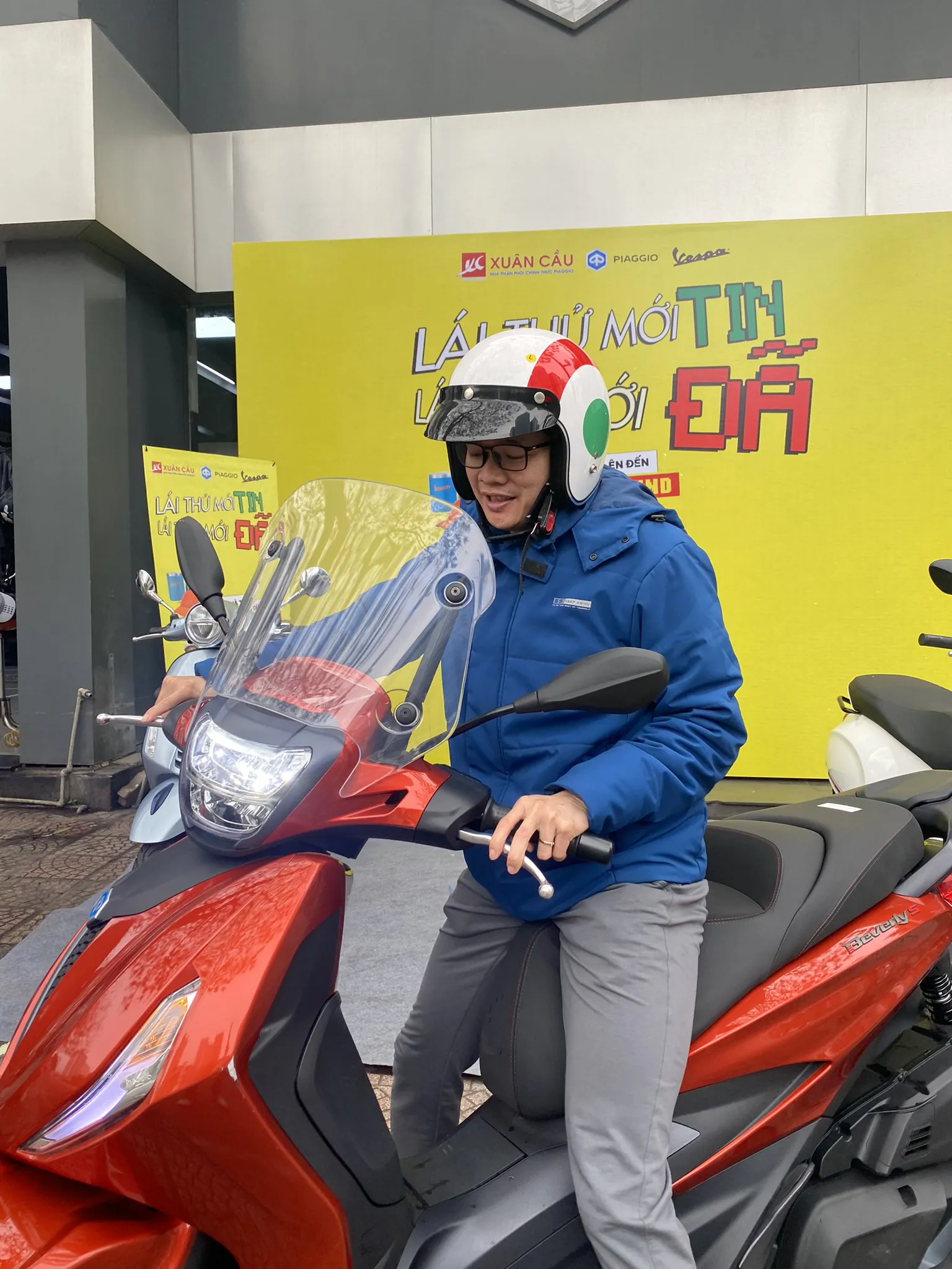 mu bao hiem vespa free style 10