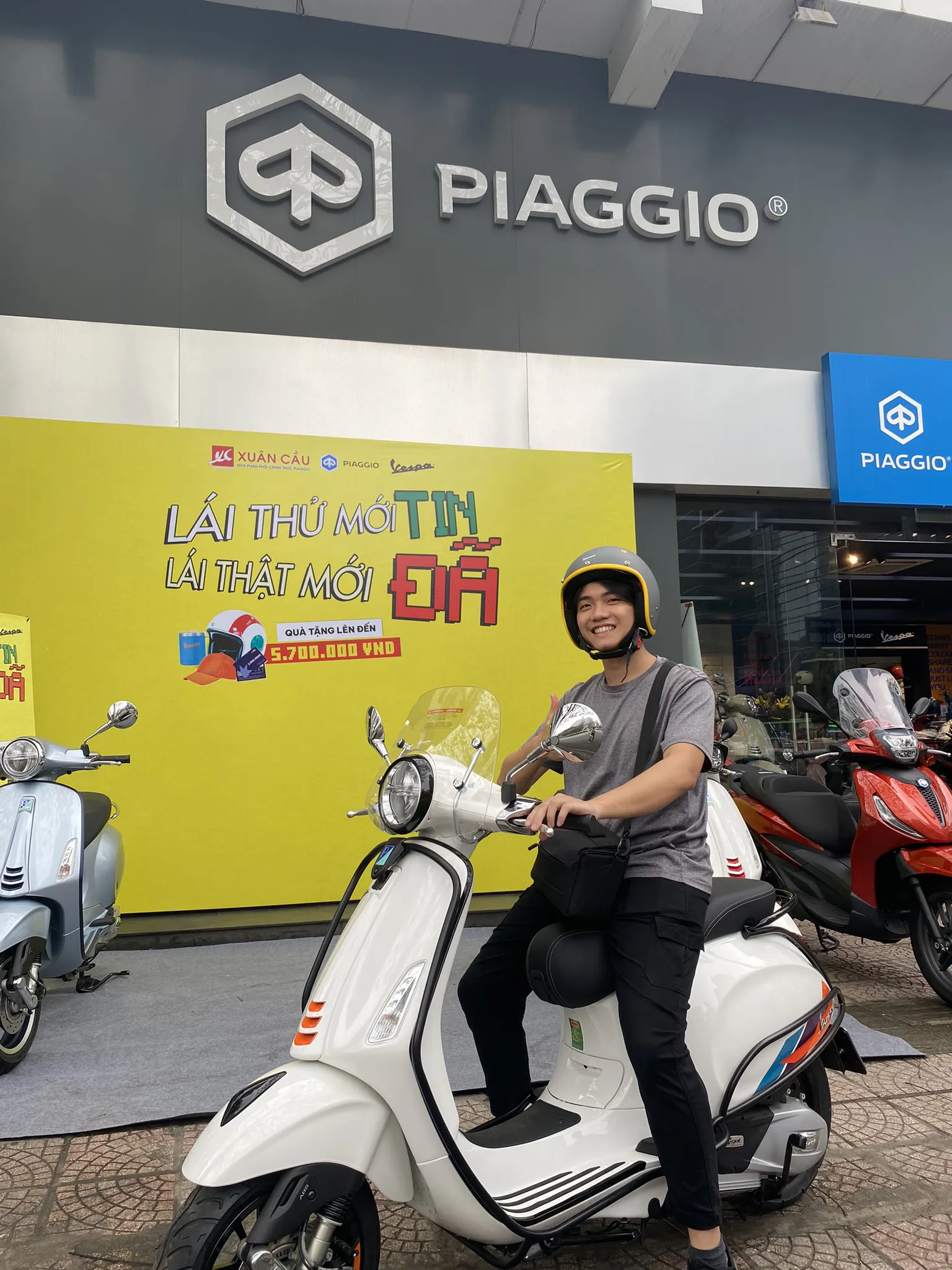 mu bao hiem vespa free style 11