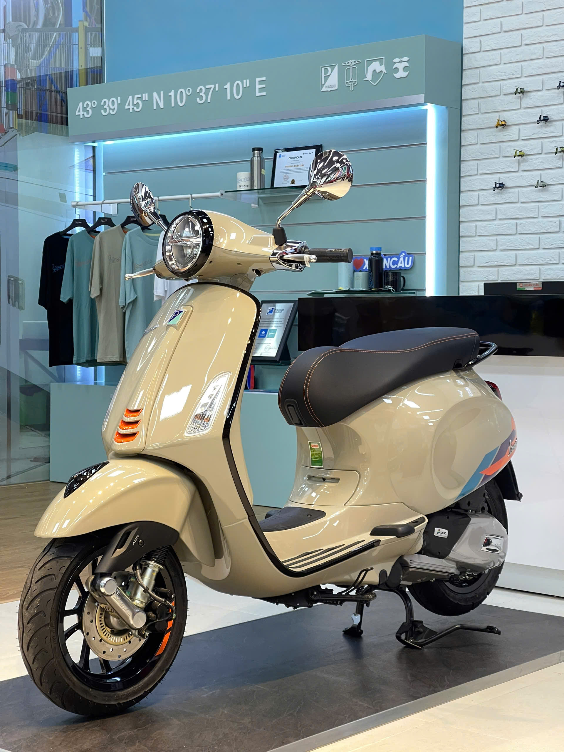 vespa primavera 125 s be beige sabbia vespa xuan cau 4