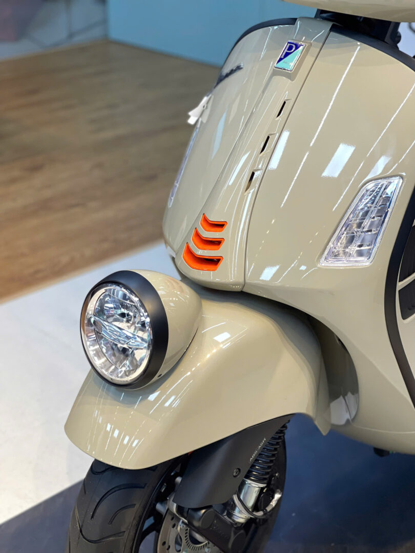 vespa gtv 300 xuan cau 1 1