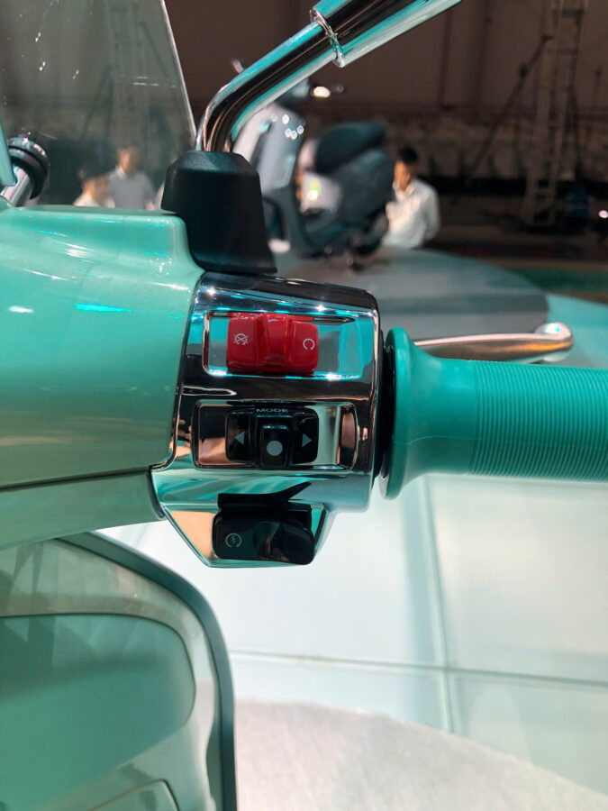 Đón Chào Kỷ Nguyên Mới Cùng Vespa Sprint New Core và Vespa Primavera New Core! 11 cong tac tat dung primavera newcore piaggioxuancau 1